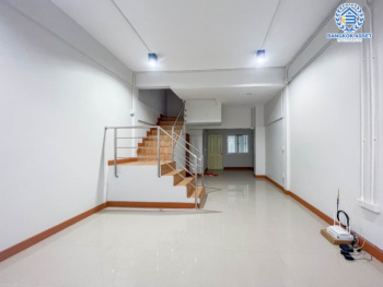 *****ทาวน์เฮ้าส์มือสองกรุงเทพฯ ม.เวียงเทพ2 ช่างอากาศอุทิศ เนื้อที่ 20 ตร.ว. ฟังก์ชัน 2 ห้องนอน 2 ห้องน้ำ 1 ที่จอดรถ บ้านพร้อมอยู่ บนทำเลเพียง 10 นาทีก็ถึงสนามบินดอนเมือง ใกล้รถไฟฟ้าสายสีแดง "สถานีดอนเมือง" และทางด่วน "อุตราภิมุข" จองด่วน!